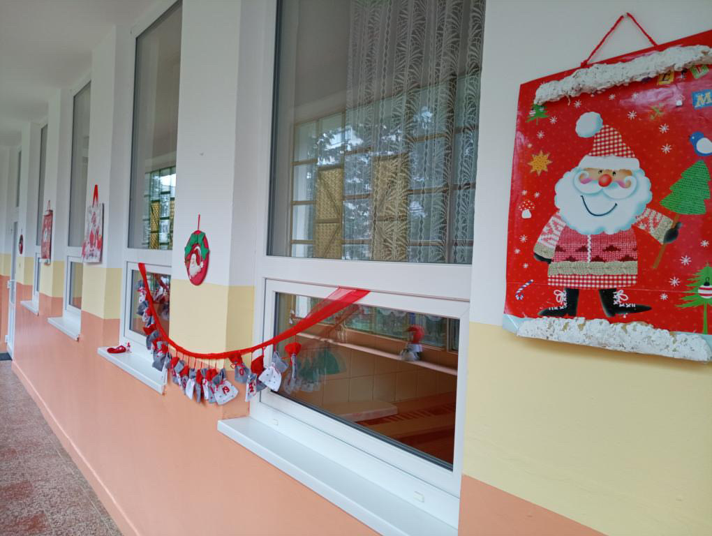 4FEECF07-9A14-4B6C-8382-C1FA42FD4057